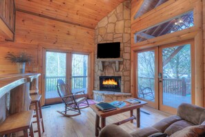 Smart TV, fireplace - Rushing Waters- Blue Ridge GA (Blue Ridge)