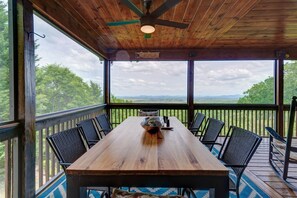 Outdoor dining - Sky Ridge - Blue Ridge GA (Blue Ridge)