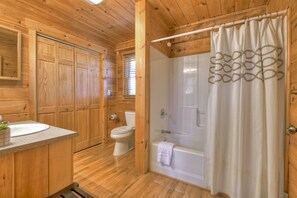 Hair dryer, towels - A Walk In The Clouds- Cherry Log GA (Cherry Log)