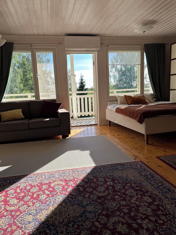 5 Schlafzimmer, Schreibtisch, Bügeleisen/Bügelbrett, WLAN