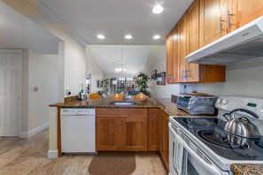 冷蔵庫、電子レンジ、オーブン、食器洗い機