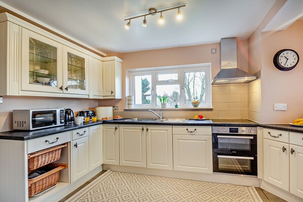 Fridge, microwave, oven, dishwasher
