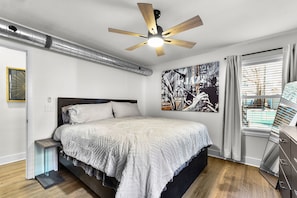 1 chambre, bureau, fer et planche à repasser, accès au Wi-Fi (inclus)