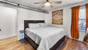 1 bedroom, desk, iron/ironing board, WiFi (free)