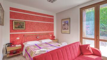 1 bedroom, desk, WiFi, bed sheets