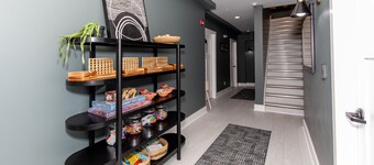 Sleeps 8! New Condo Near Downtown Waterfront