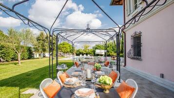 Ristorazione all'aperto