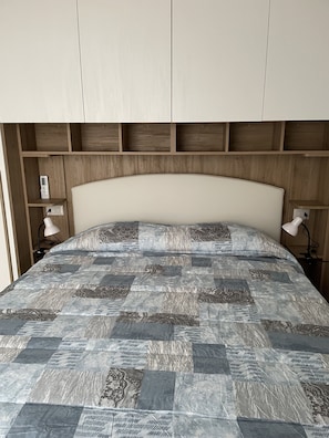 2 quartos, Wi-Fi de cortesia, roupa de cama
