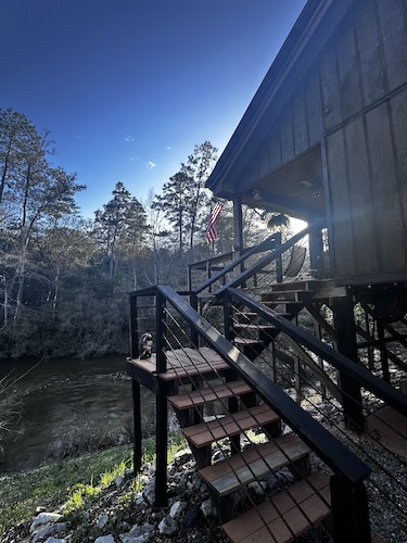 Creek-side getaway, big deck, easy access to the city while being off the grid!