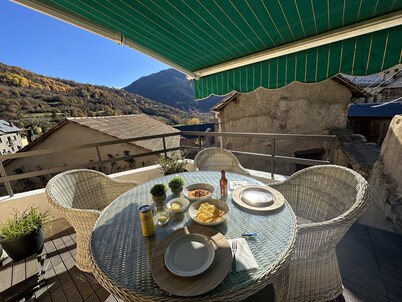 El Rincón de Cayetana - House with fireplace, garden and barbecue -National Park
