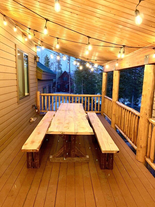 Outdoor dining