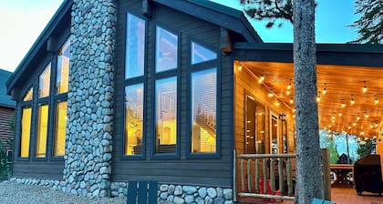 Cozy Cabin Escape: Nature, Comfort, and Serenity Await!