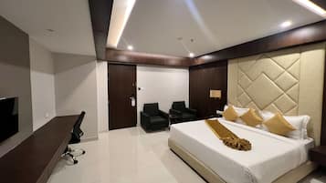 1 bedroom, in-room safe, desk, laptop workspace