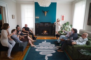 Coin salon dans le hall