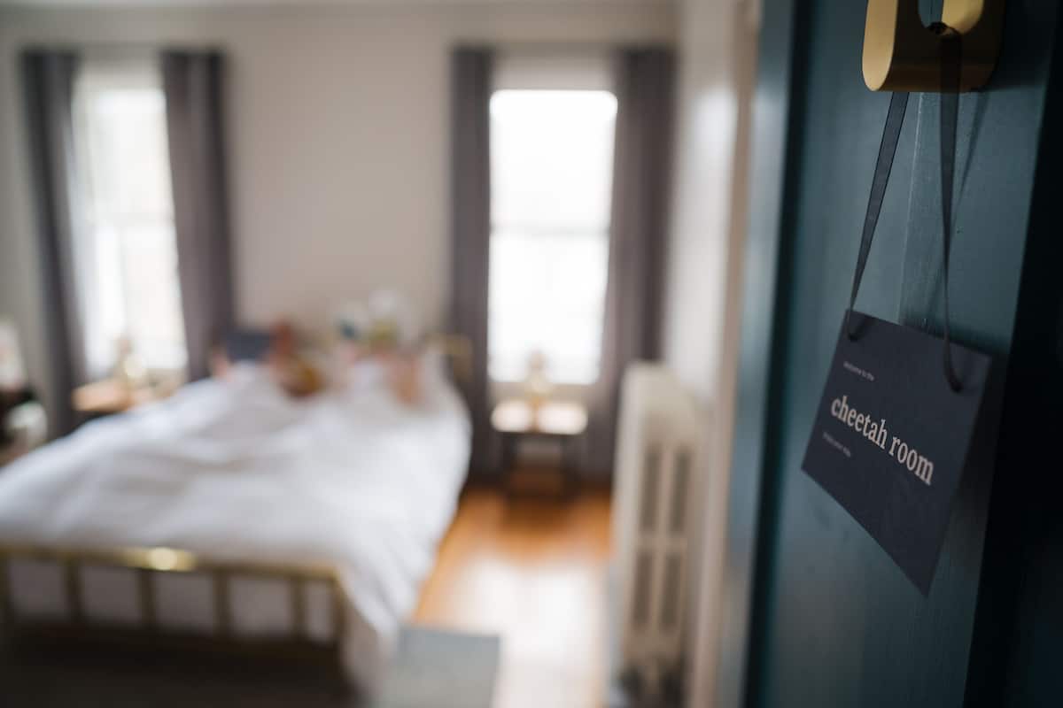 Room | 1 bedroom, premium bedding, down comforters, individually decorated