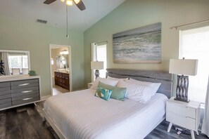 3 bedrooms, desk, iron/ironing board, travel cot