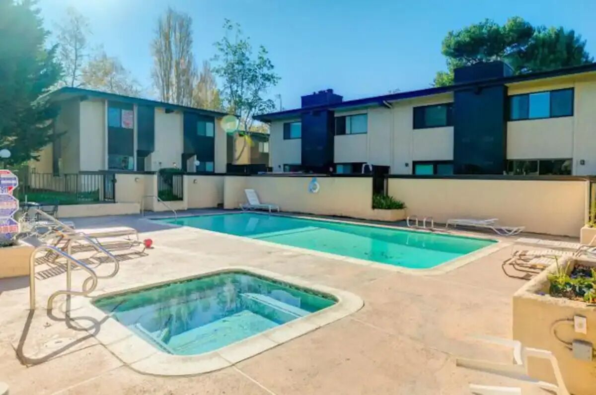 Lovely two bedroom condo in Carpinteria