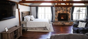 Barn on Pleasant-walk to Highland beach & town