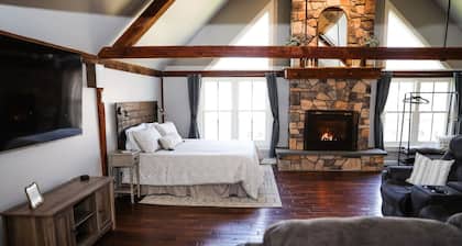 Barn on Pleasant-walk to Highland beach & town