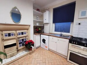 Køleskab, mikrobølgeovn, ovn