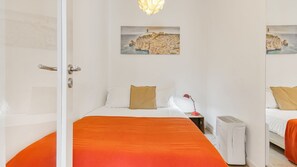 1 chambre, fer et planche à repasser, Wi-Fi gratuit, draps fournis