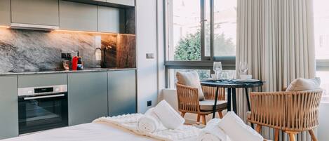 Bügeleisen/Bügelbrett, kostenloses WLAN, Bettwäsche