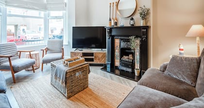 5 bedroom accommodation in Llandudno