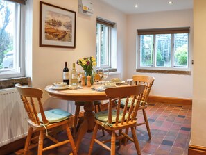 Dining - 2 bedroom accommodation in Carnforth (Carnforth)