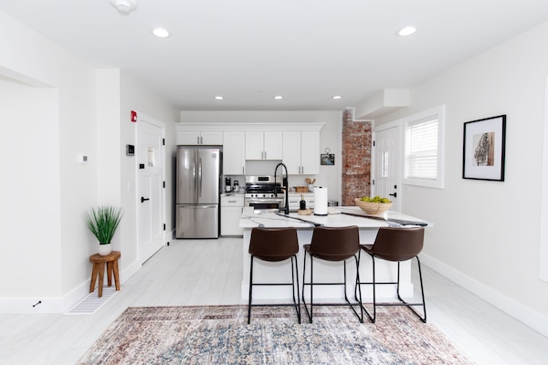 Condo, 1 Bedroom | Private kitchen | Full-size fridge, microwave, oven, stovetop