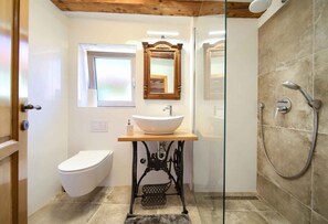 Douche, sèche-cheveux