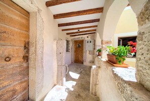 Interior - Holiday home in an old town (Vrbnik)