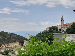 View from property - Holiday apartment with and sea view (Vrbnik)