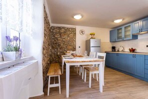 Dining - Holiday home in an old town (Vrbnik)