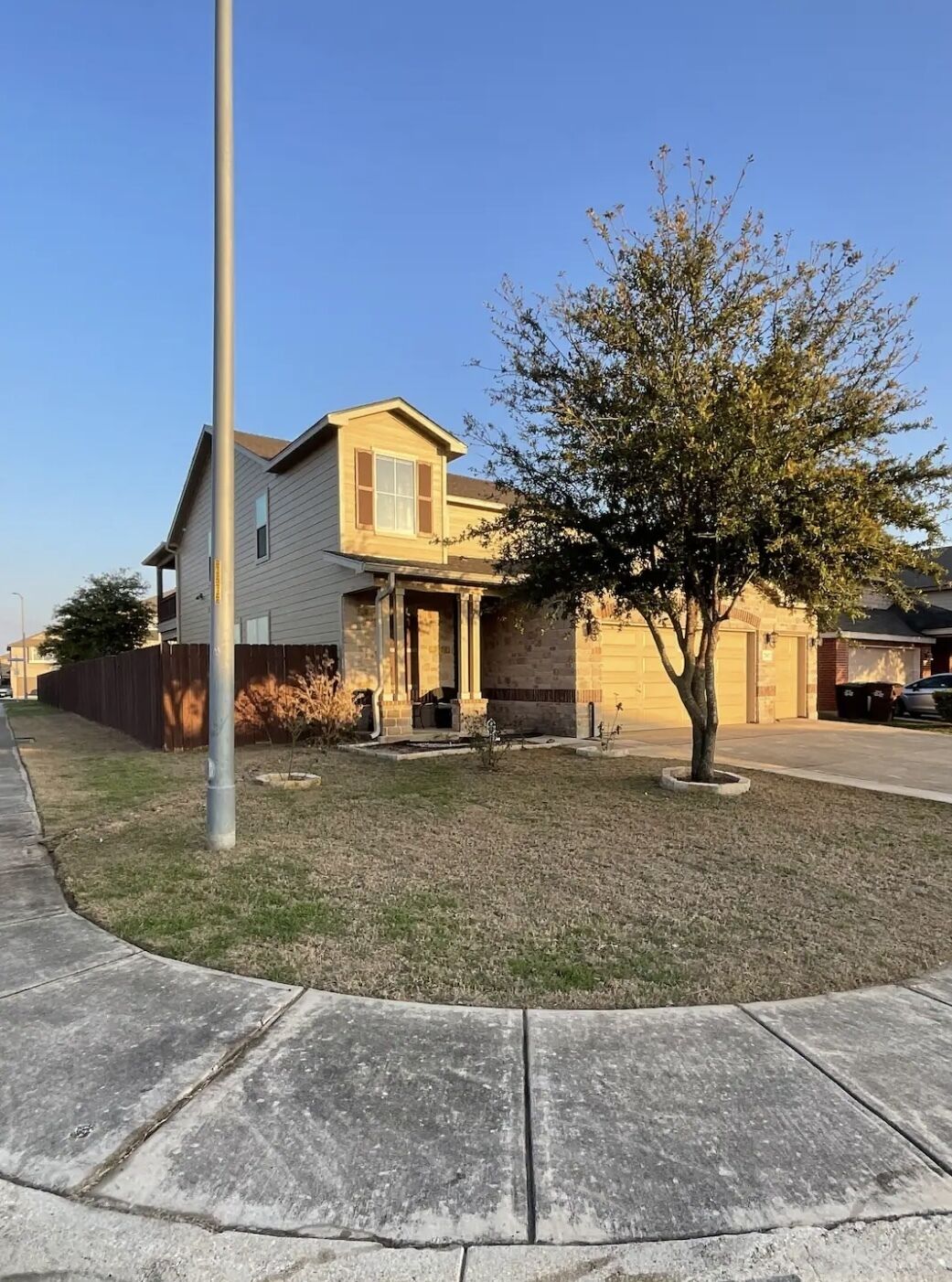  4-bedroom house with AC and WiFi in delightful far west side of San Antonio 