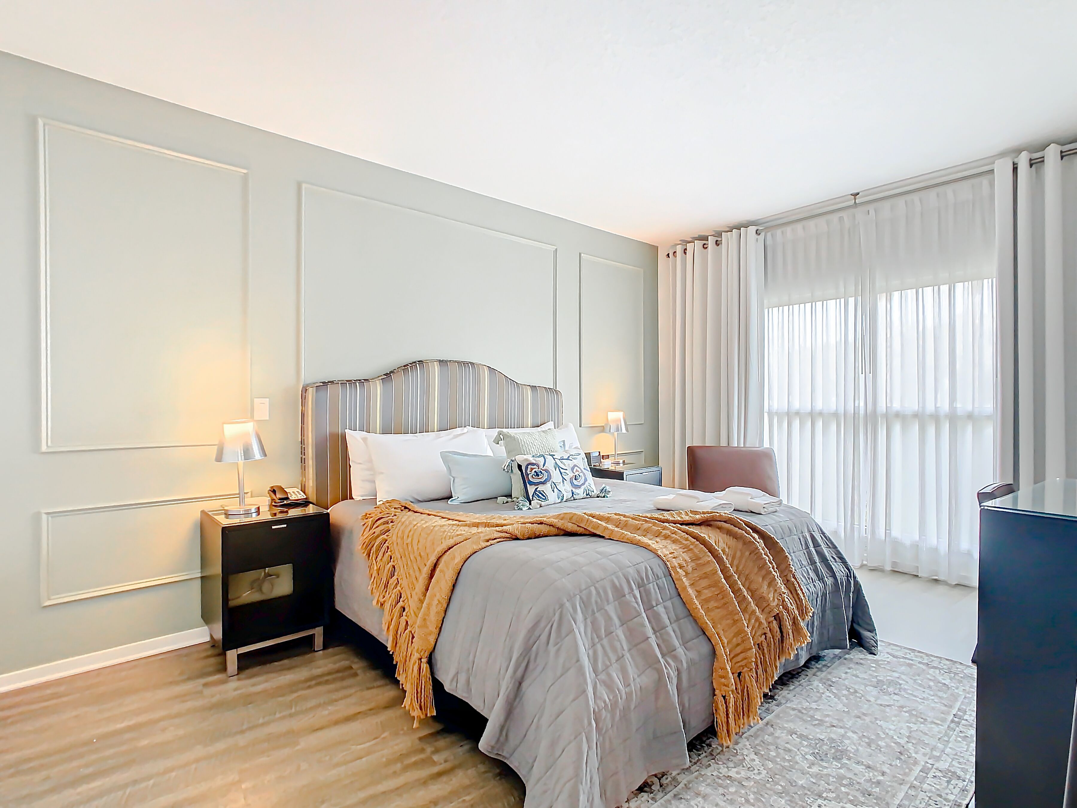 1 slaapkamer, een strijkplank/strijkijzer, wifi, beddengoed