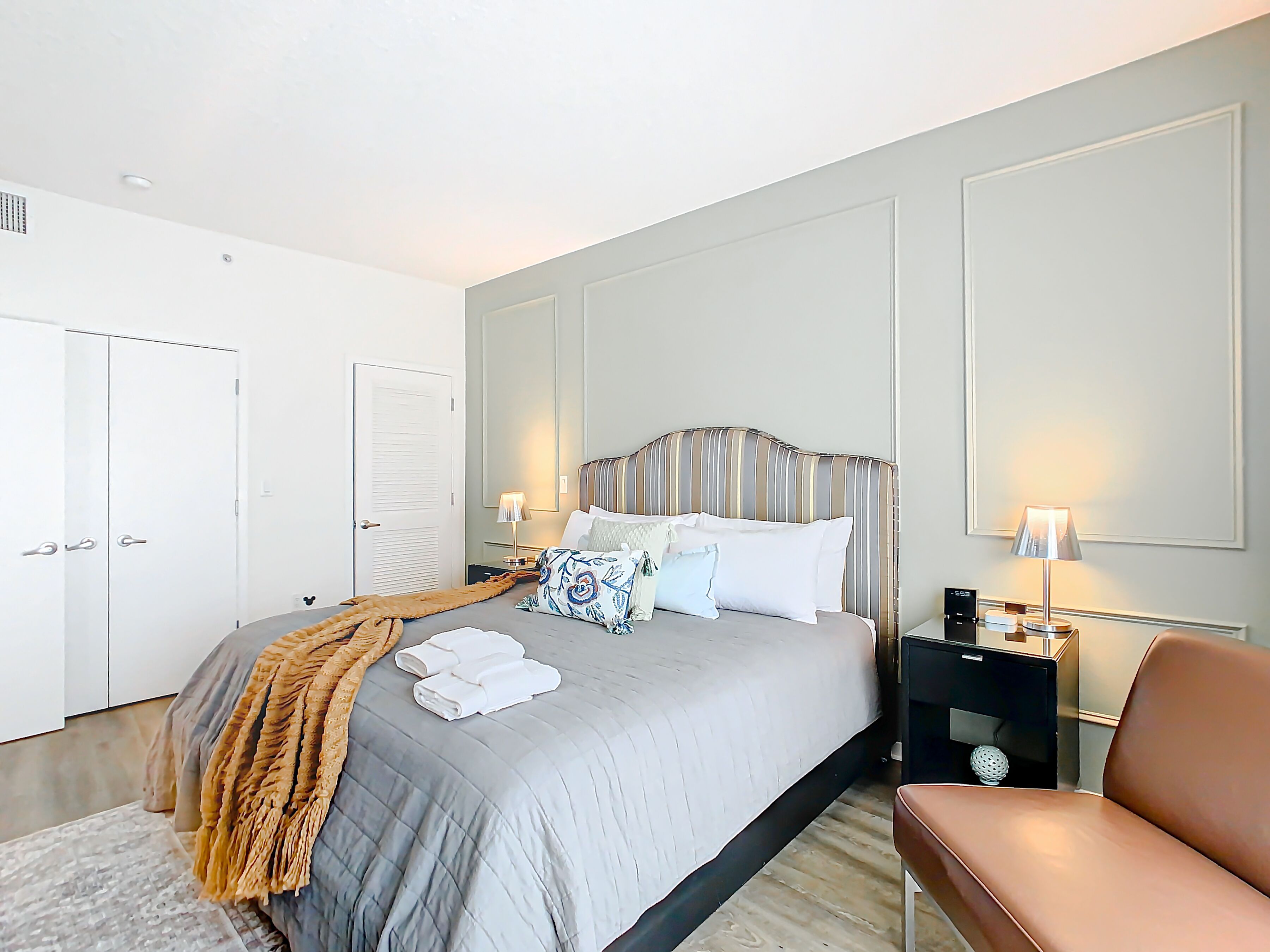 1 slaapkamer, een strijkplank/strijkijzer, wifi, beddengoed