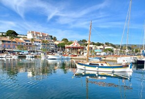 Marina - Nice apartment with pool - near the beach (Bandol)