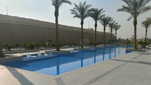 حمّام سباحة خارجي