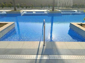 Outdoor pool - Alumia Marigold Suite 3BR Pool Access (Cairo)