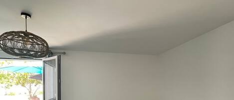 3 bedrooms, bed sheets