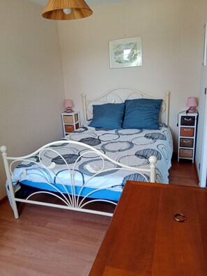 1 bedroom, iron/ironing board, WiFi, bed sheets - Agreable T2 AU Calme 300 M Port DE Vannes (Vannes)