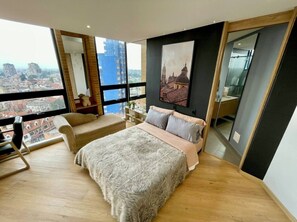 1 habitación, tabla de planchar con plancha, wifi y ropa de cama 