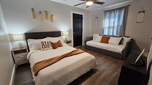 4 bedrooms, desk, iron/ironing board, travel crib
