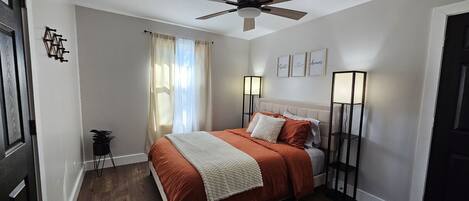 4 bedrooms, desk, iron/ironing board, free WiFi