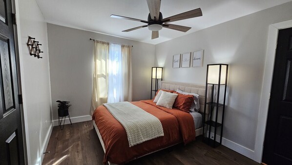 4 bedrooms, desk, iron/ironing board, free WiFi
