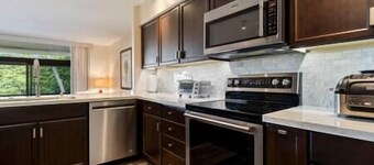Oceanview spacious 2 bedroom Kaanapali Royal gem