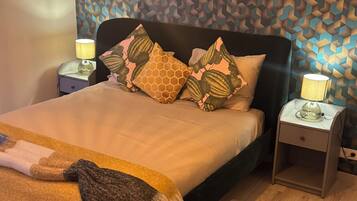 2 bedrooms, in-room safe, desk, iron/ironing board