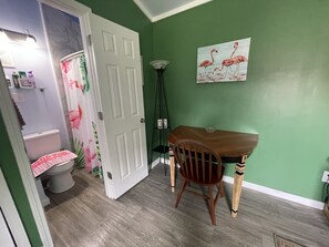 Interior - Tropical Tiny-Home Retreat with Great Wi-Fi & EV charging (Jacksonville)