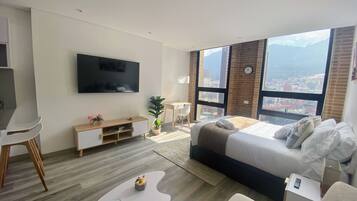 1 habitación, tabla de planchar con plancha, wifi y ropa de cama