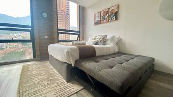 1 habitación, tabla de planchar con plancha, wifi y ropa de cama